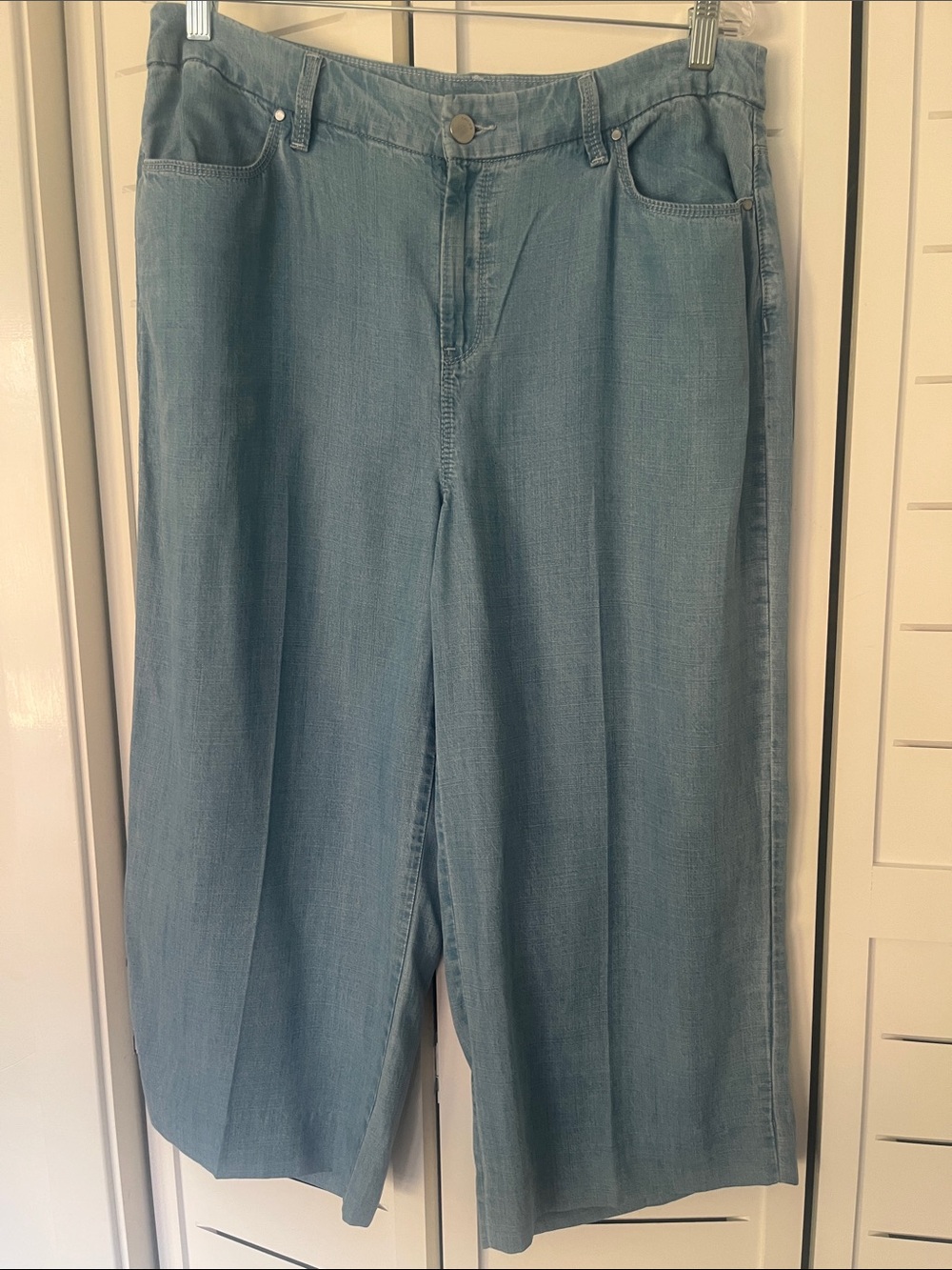 Chico’s Platinum Wide Leg Crop Driftwood Indigo Wash Sz 1.5/10